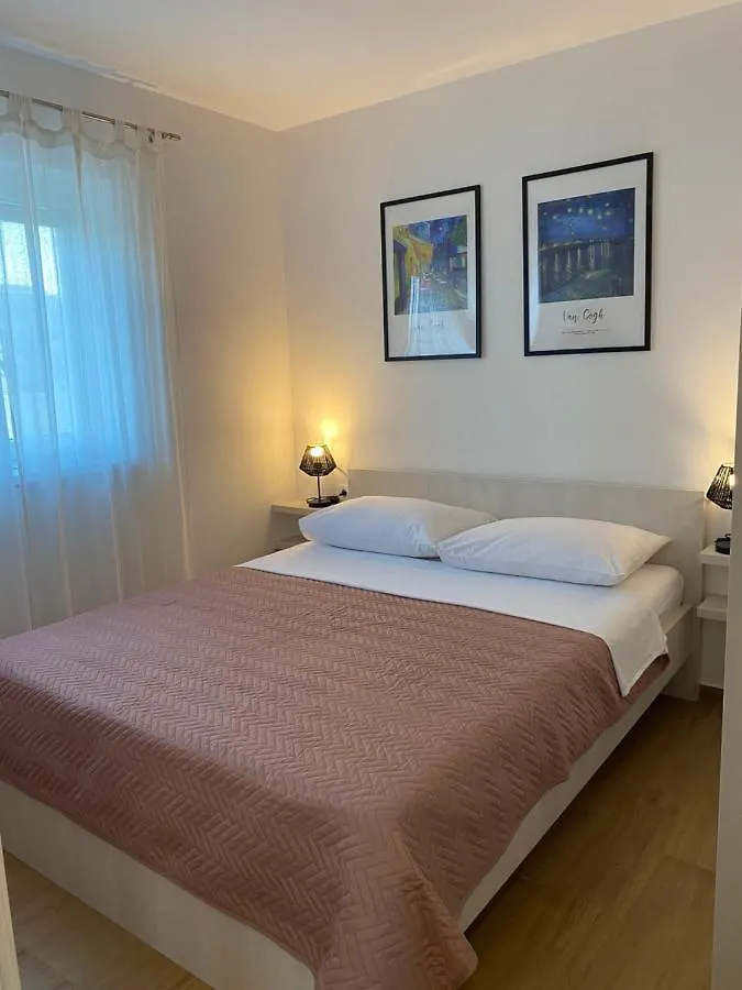 Apartments Rising Sun, Razanac 0*,  Croatia